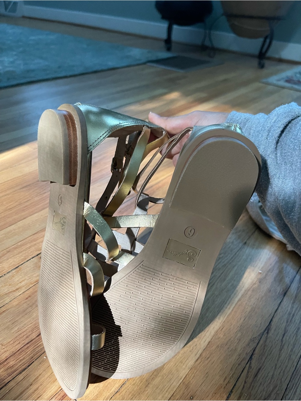 Anthropologie Seychelles Dalea Gold   Metallic Strappy Flat Sandals NEW size 6 - Picture 13 of 13